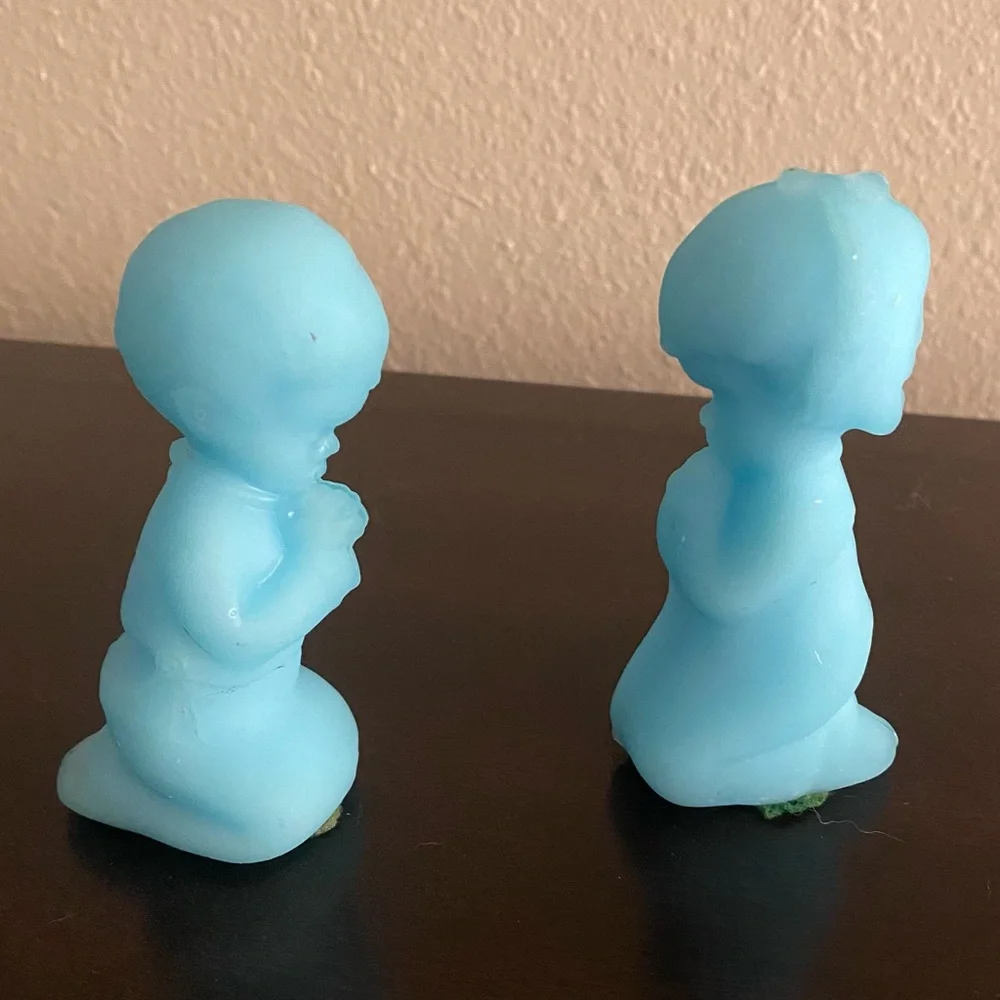 Vintage Fenton Blue Satin Glass Praying Children Figurines Set